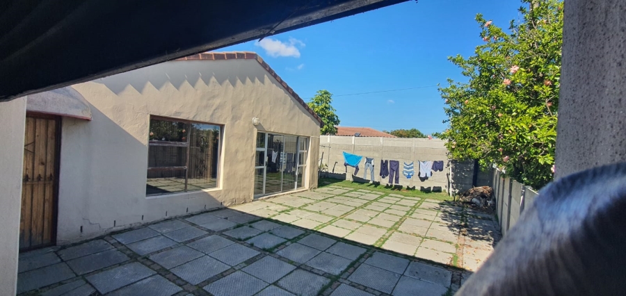4 Bedroom Property for Sale in Elsies River Western Cape